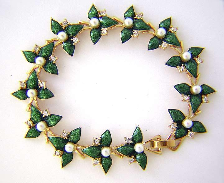 Russian Fabergé flower bracelet made with Green enamel and pearls